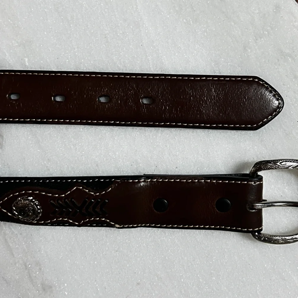 Nocona Belt Co. ~ Boys Size 18 ~ Western ~ Brown & Black Leather W/Conchos Belt